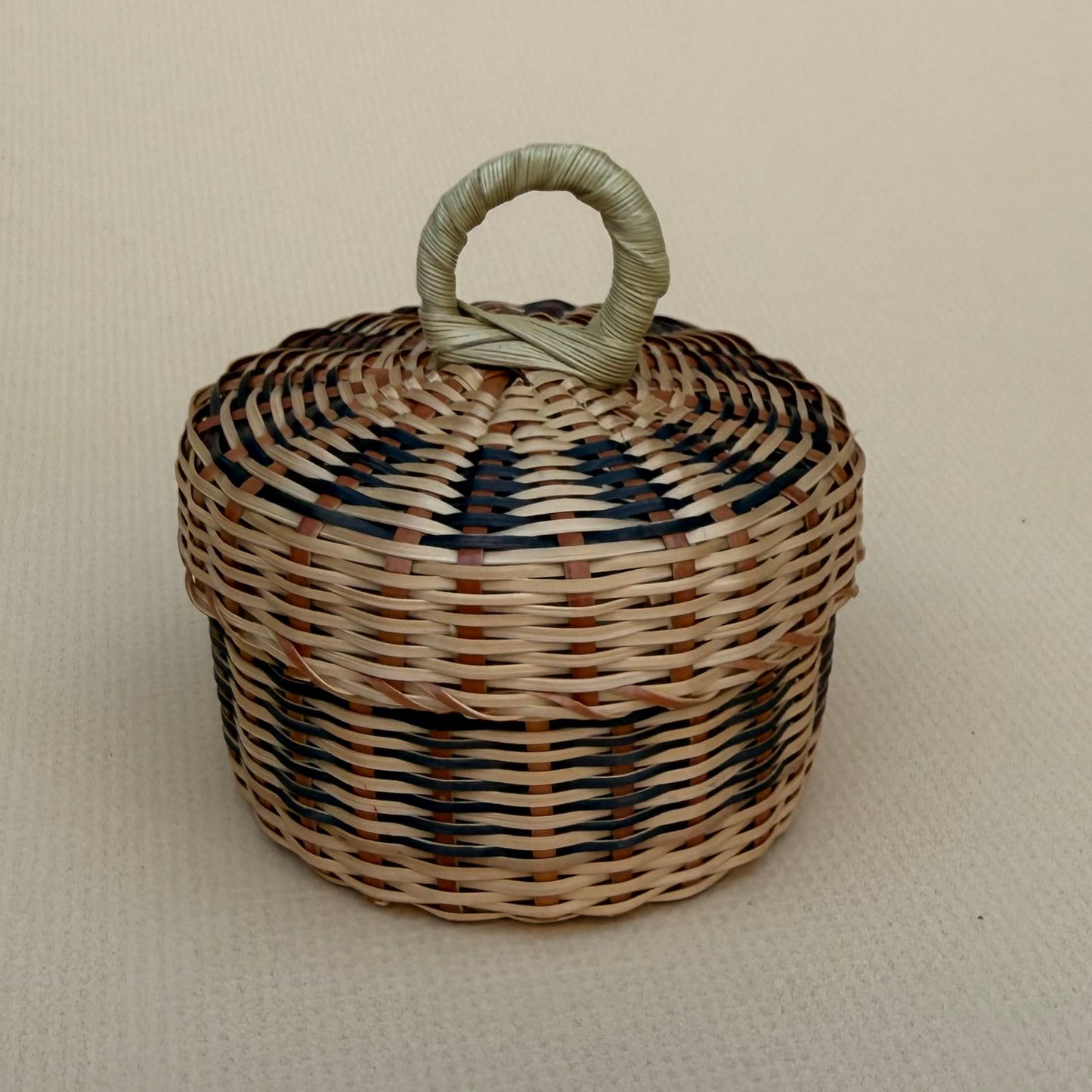 Kalinago mini basket