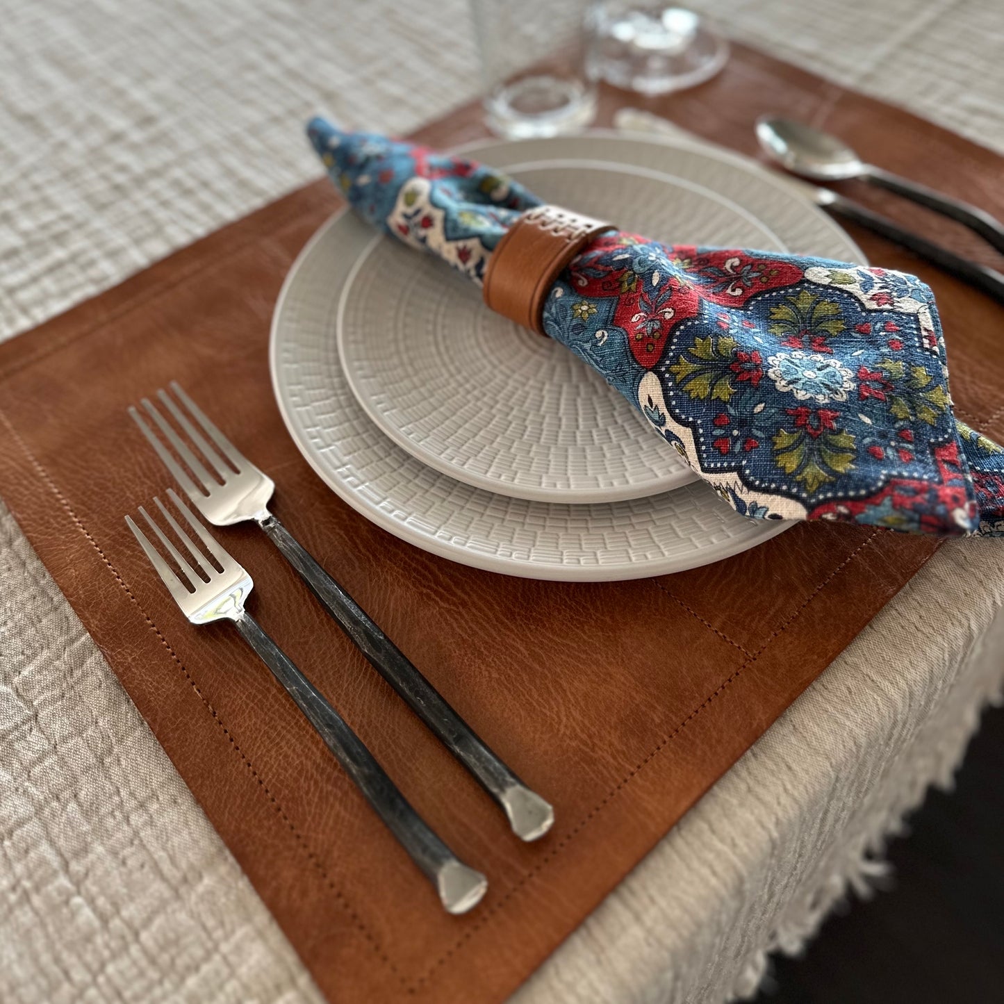 Single Leather Seamed Placemat (Natural)