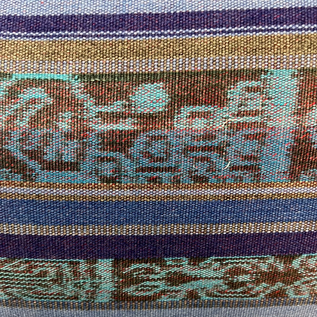 Corte Pillow - Intertwined