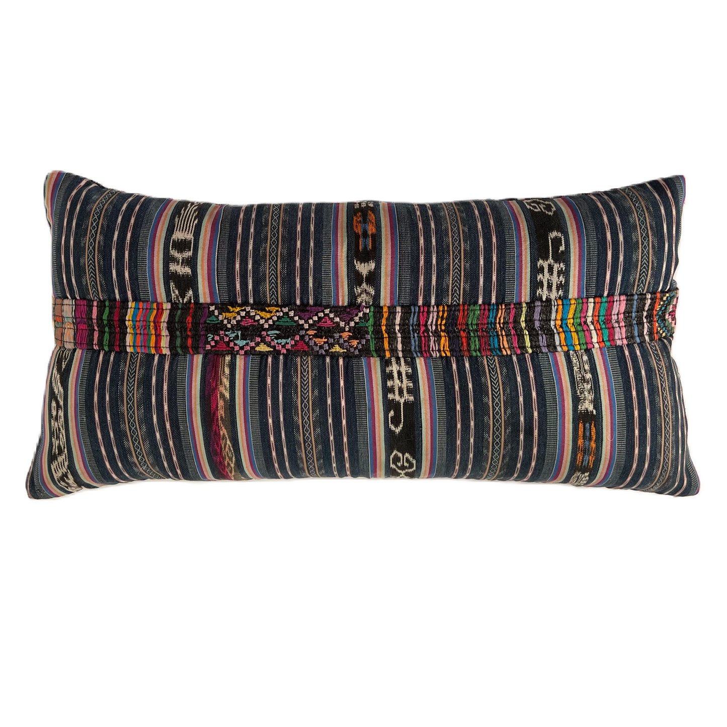 Corte Pillow - Intertwined