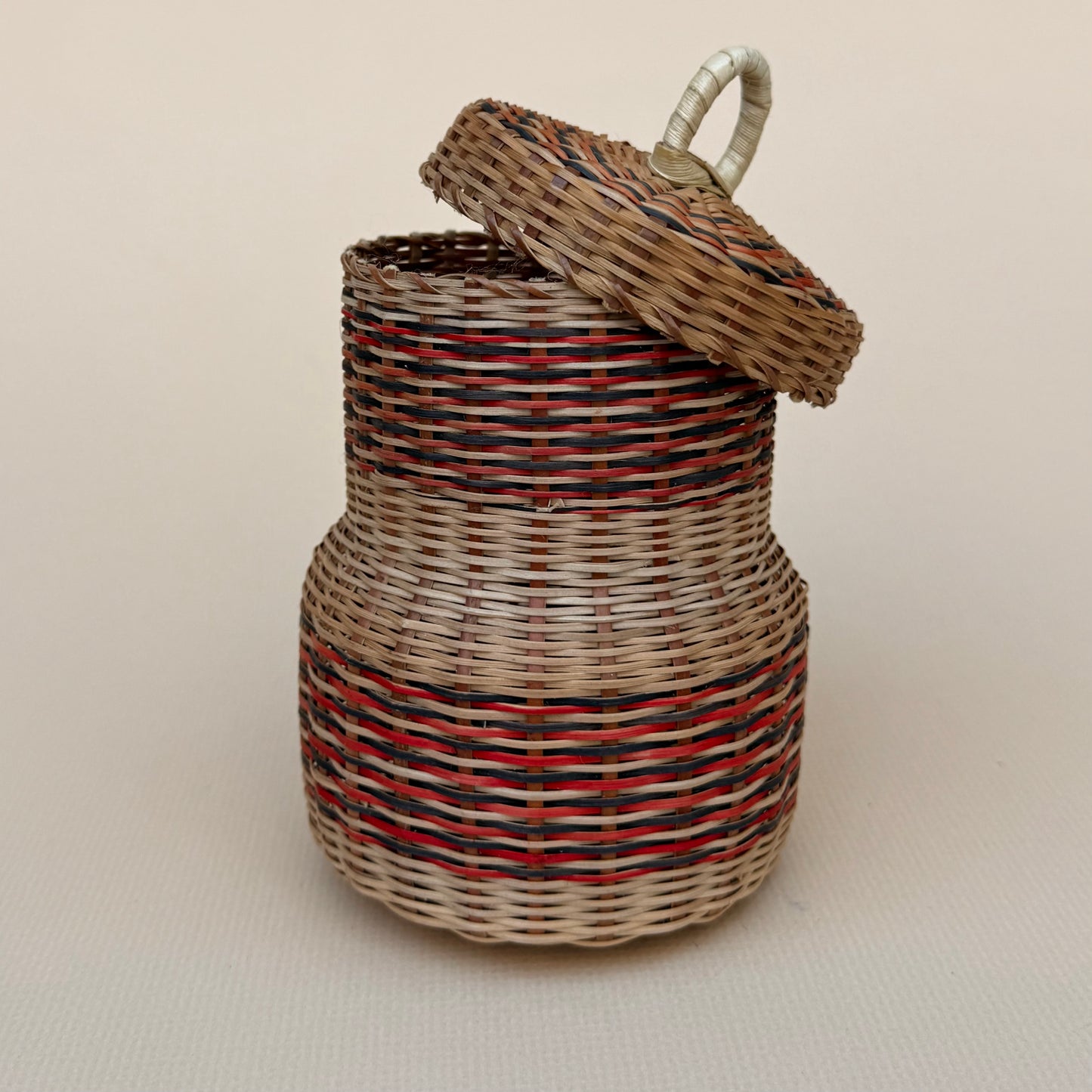 Medium Kalinago Basket with Lid