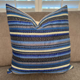 Corte Pillow - Intertwined
